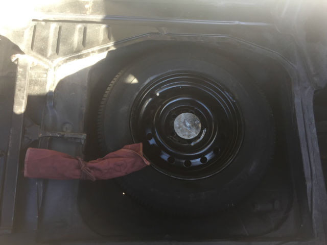1982 Mercedes-Benz 200-Series - photo 12