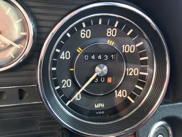 1972 Mercedes-Benz 200-Series Sedan - photo 13