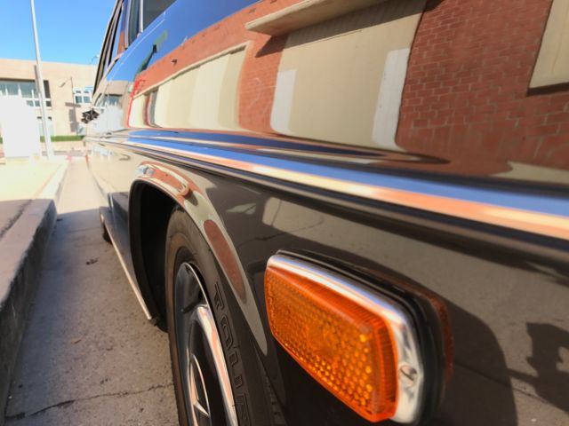 1972 Mercedes-Benz 200-Series Sedan - photo 5