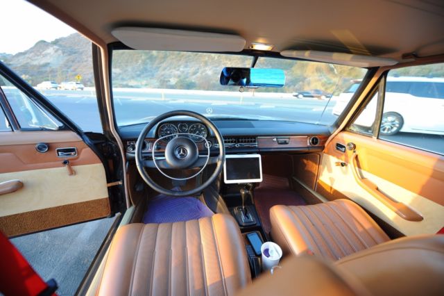 1972 Mercedes-Benz 200-Series Sedan - photo 9