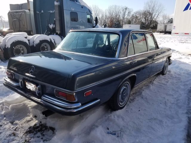 1971 Mercedes-Benz 200-Series - photo 4