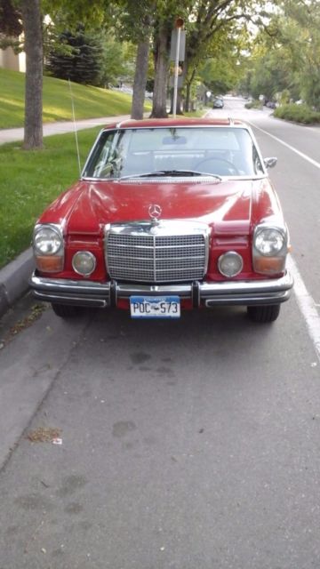 Mercedes-Benz 280C W114 1973 Mercedes-Benz 200-Series