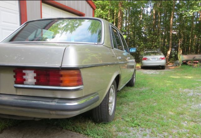 1985 Mercedes-Benz 200-Series Euro model, cloth seats - photo 6