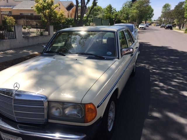 1981 Mercedes-Benz 200-Series 280E w123 - photo 2