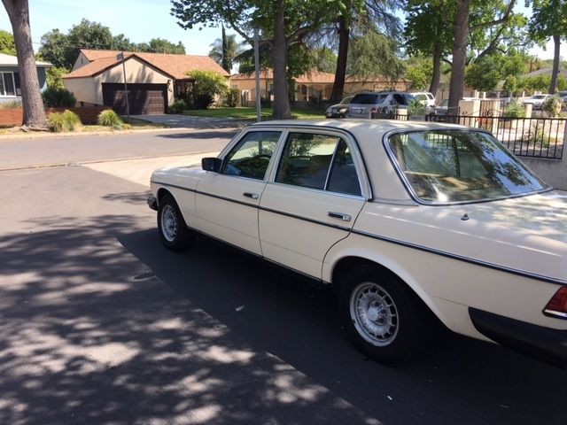 1981 Mercedes-Benz 200-Series 280E w123 - photo 4