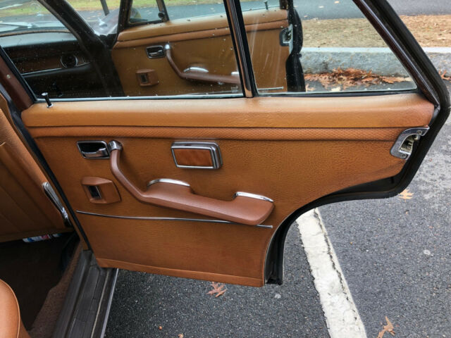 1969 Mercedes-Benz 200-Series - photo 10