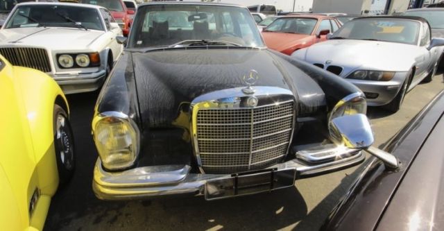Mercedes-Benz 280SEL 1969 Mercedes-Benz 200-Series Base