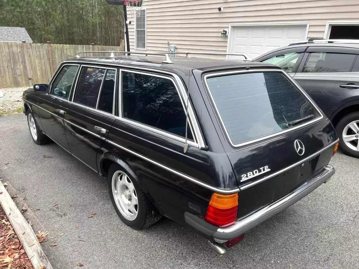 MERCEDES BENZ 280TE GAS MODEL EURO S123 W123 WAGON TRANSPORT 1900 Mercedes-Benz 280TE