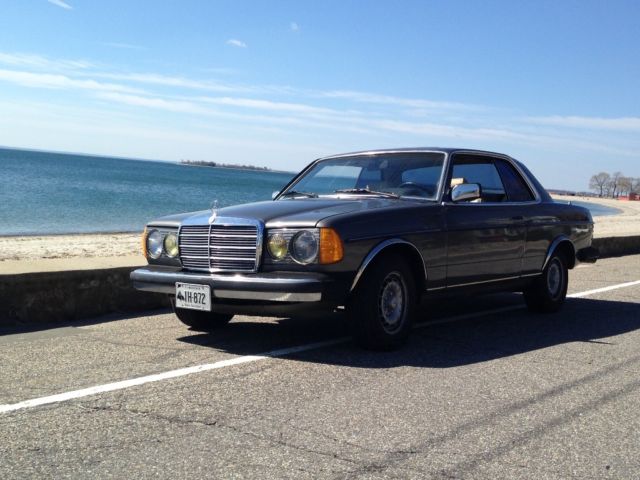 Mercedes Benz 300 CD 1983 Mercedes-Benz 300-Series 300 CD Coupe