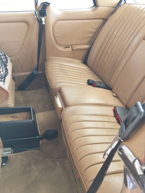 1982 Mercedes-Benz 300-Series Base Coupe 2 Door - photo 4
