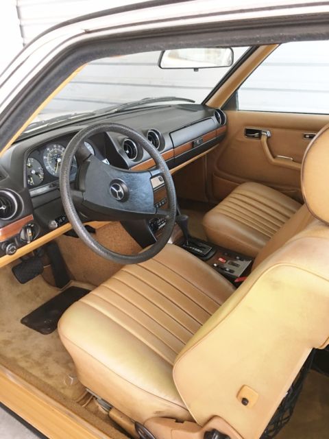 1982 Mercedes-Benz 300-Series Base Coupe 2 Door - photo 8