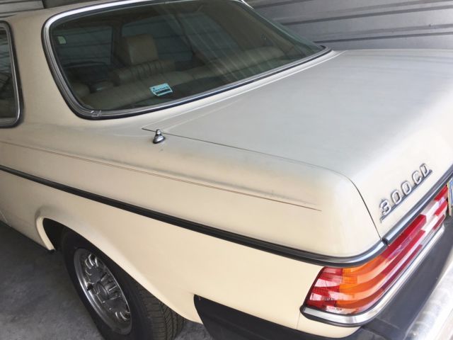 1982 Mercedes-Benz 300-Series Base Coupe 2 Door - photo 9