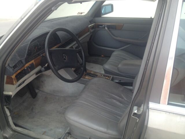 1982 Mercedes-Benz 300-Series - photo 6