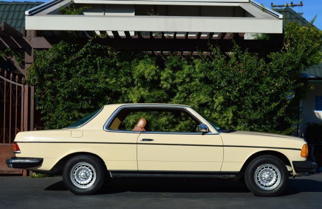 1983 Mercedes-Benz 300-Series 2 door coupe - photo 5