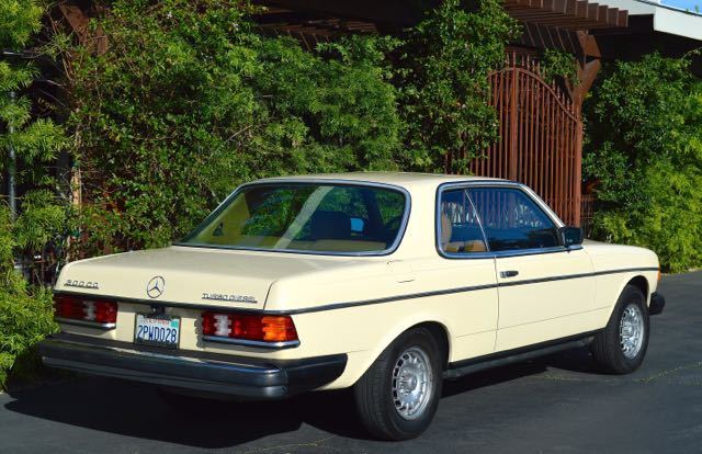 1983 Mercedes-Benz 300-Series 2 door coupe - photo 9