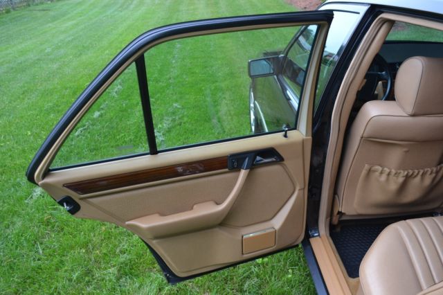 1993 Mercedes-Benz 300-Series 300D - photo 12