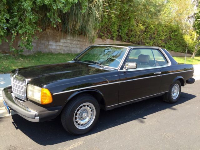 1982 Mercedes-Benz 300-Series 300Cd - photo 2