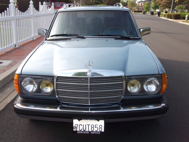 1981 Mercedes-Benz 300-Series Wagon - photo 2