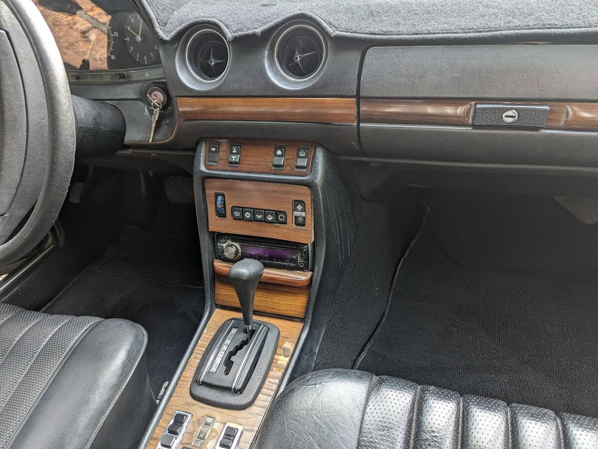 1981 Mercedes-Benz 300-Series - photo 11