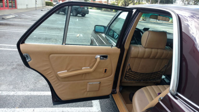 1982 Mercedes-Benz 300-Series Sedan 4-door - photo 4