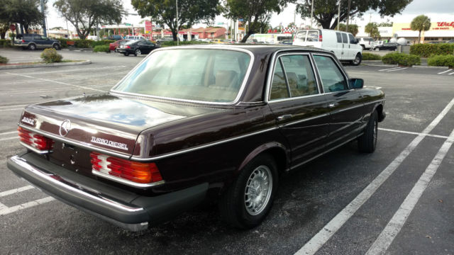 1982 Mercedes-Benz 300-Series Sedan 4-door - photo 8
