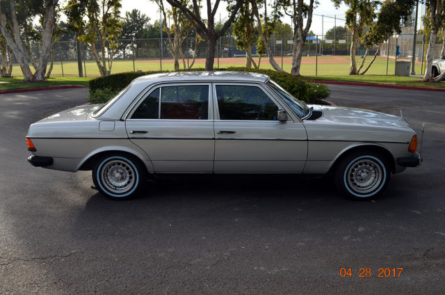 1981 Mercedes-Benz 300-Series Euro W123 - photo 3