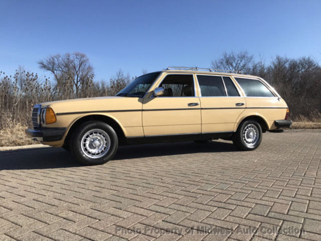 MERCEDES BENZ 300D FLORIDA~300D~DIESEL~WAGON~SERVICE~RECORDS 1983 Mercedes-Benz 300-Series 300TD