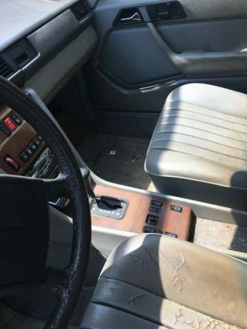 1987 Mercedes-Benz 300-Series - photo 6
