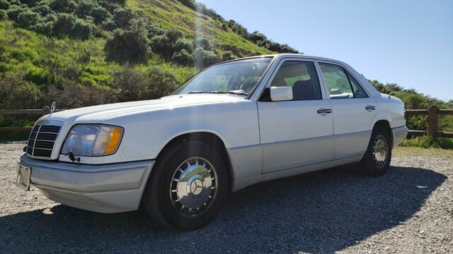 1990 Mercedes-Benz E-Class - photo 2