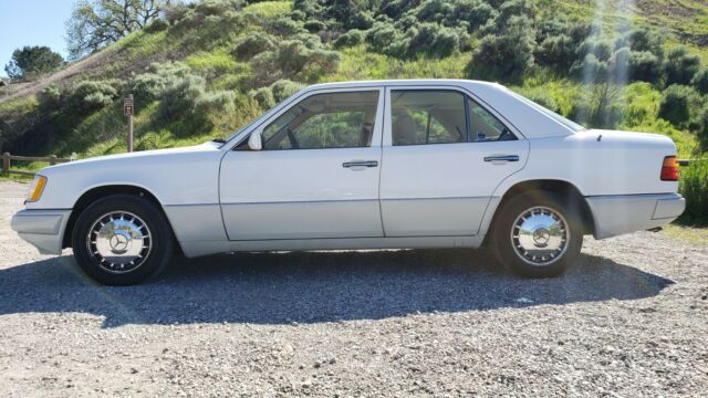 1990 Mercedes-Benz E-Class - photo 3