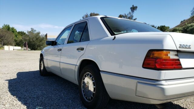 1990 Mercedes-Benz E-Class - photo 4