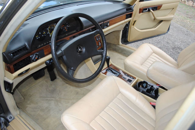 1982 Mercedes-Benz 300-Series - photo 2