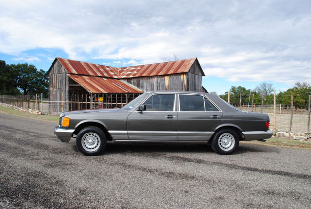 1982 Mercedes-Benz 300-Series - photo 3