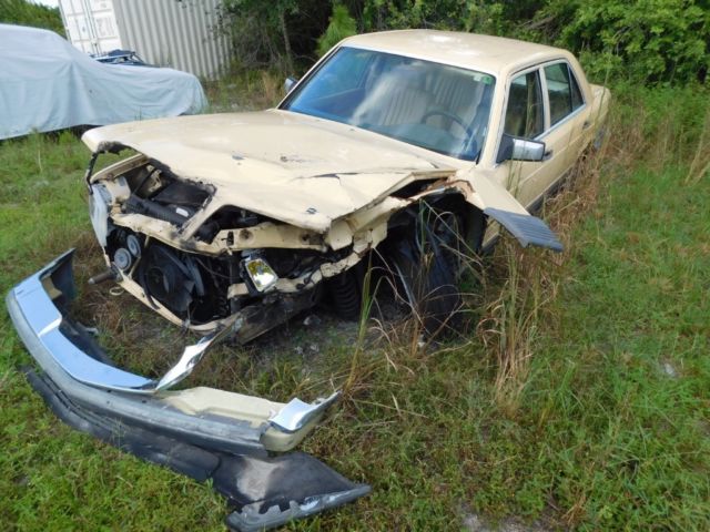 Mercedes Benz 300SD W126 OM617 1981 Mercedes-Benz 300-Series W126