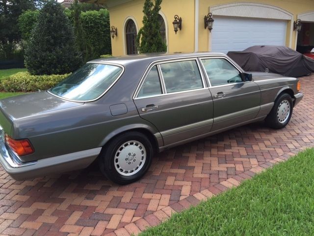 1989 Mercedes-Benz 300-Series SEDAN 4 DOORS - photo 2