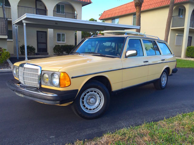 Mercedes Benz 300TD Station Wagon 1983 Mercedes-Benz 300-Series
