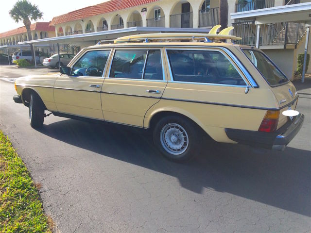 1983 Mercedes-Benz 300-Series - photo 2