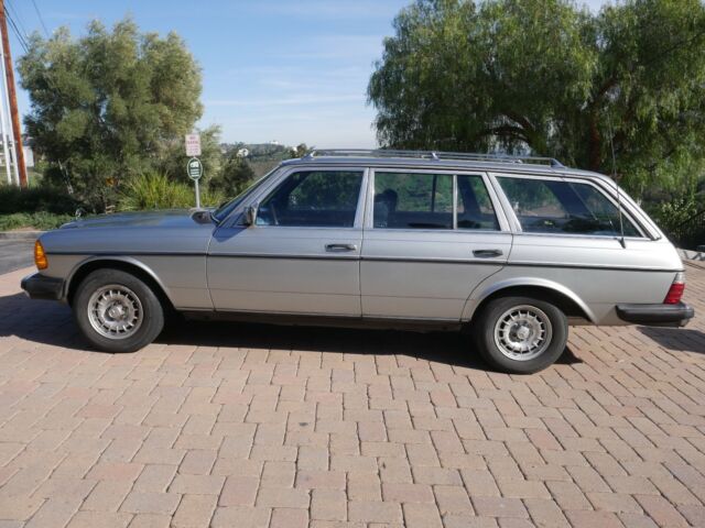 1984 Mercedes-Benz 300-Series - photo 8