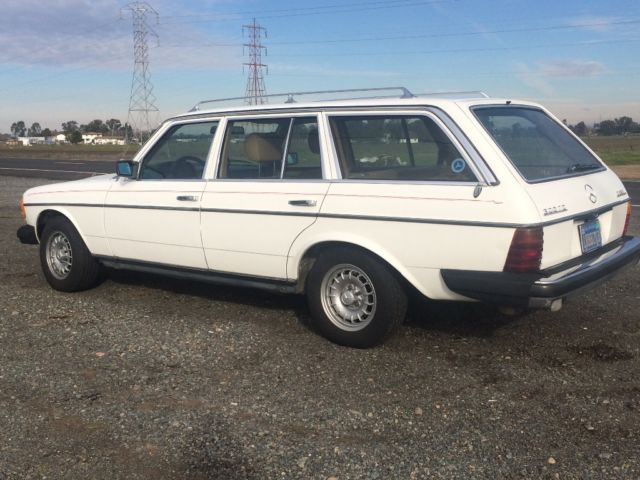 mercedes-benz 300td wagon om617 5 cylinder diesel 240D 300D 1980 Mercedes-Benz 300-Series