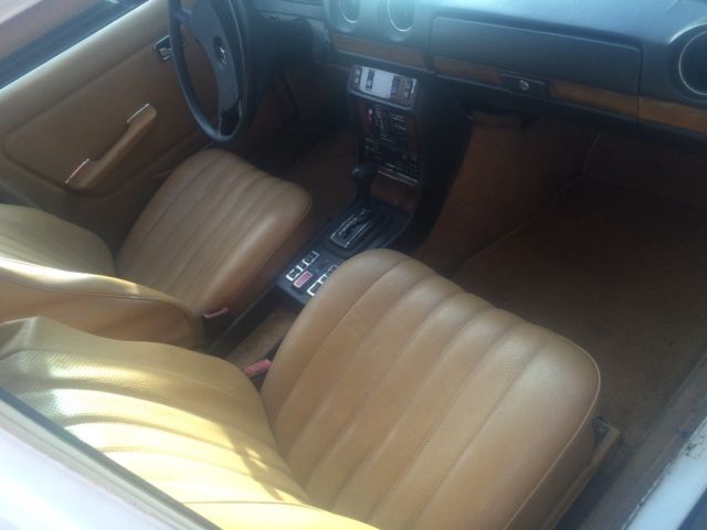 1980 Mercedes-Benz 300-Series - photo 10