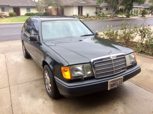 Mercedes-Benz 300TE Station Wagon - Rear jump seats! 1988 Mercedes-Benz 300-Series