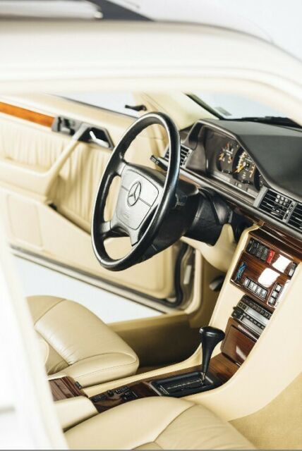 1992 Mercedes-Benz 300-Series wagon - photo 13