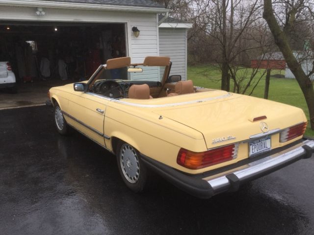 Mercedes Benz 380sl good shape, new convertible top and seats. 1981 Mercedes-Benz SL-Class Conv