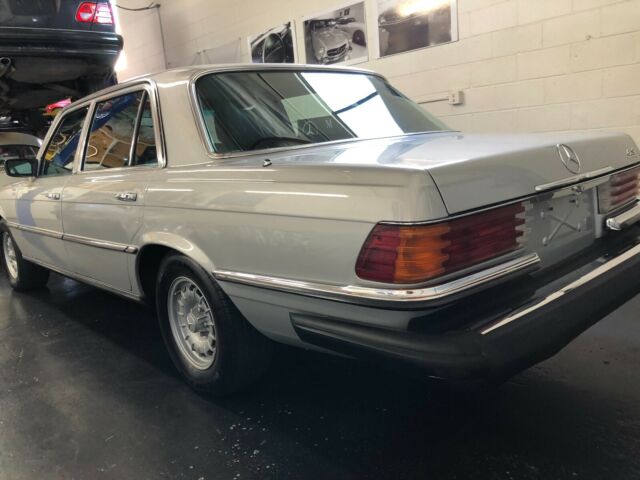 1977 Mercedes-Benz 400-Series - photo 3