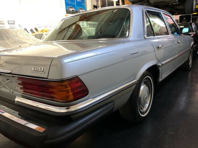 1977 Mercedes-Benz 400-Series - photo 4
