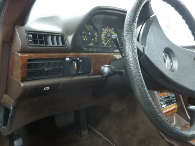 1984 Mercedes-Benz 500-Series - photo 11