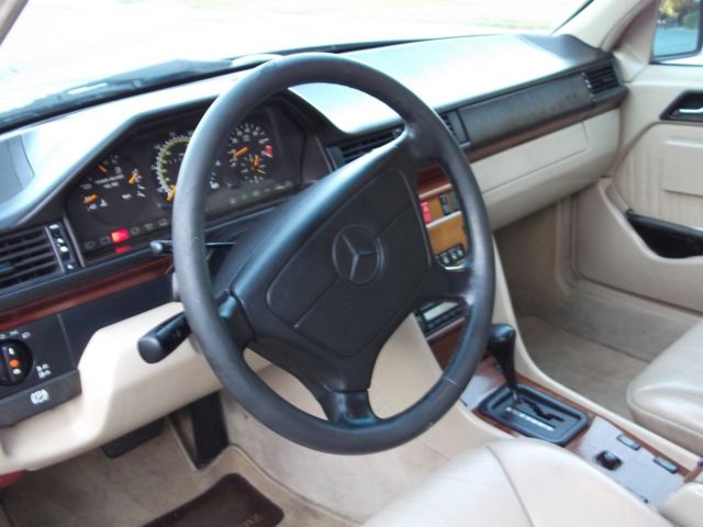 1994 Mercedes-Benz 300-Series E320 Wagon - photo 4