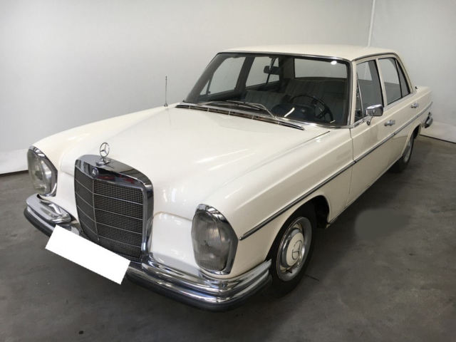 Mercedes-Benz - Model: 250S - Date of first registration: 10.5.1966 1966 Mercedes-Benz 200-Series 5