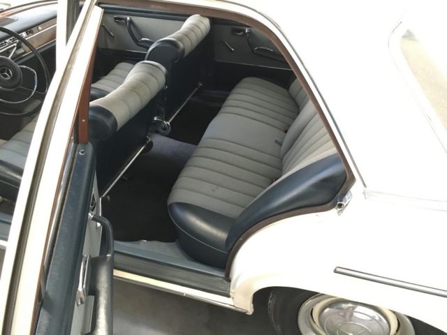 1966 Mercedes-Benz 200-Series 5 - photo 4