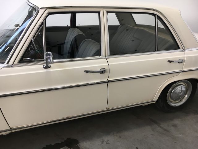 1966 Mercedes-Benz 200-Series 5 - photo 6